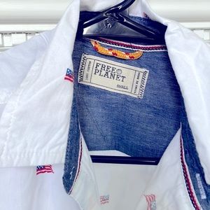 American flag short sleeve button down Sz small. EUC no stains rips or tears